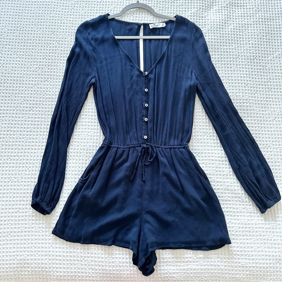 Women's Hollister V Neck Button Long Sleeve Romper Size M Shorts Lined - Picture 1 of 12